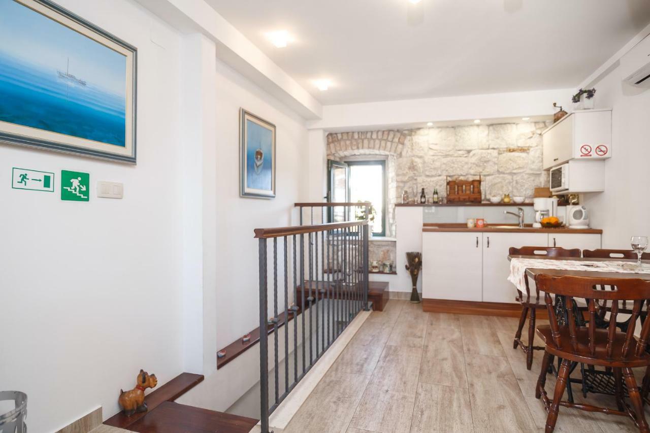 Apartments Villa Cambi Split Luaran gambar